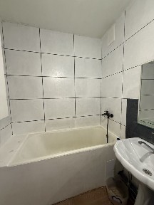 Продам 2х ком квартиру район 8 школы ленинградка !