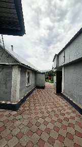 ПРОДАМ 2дома на участке 3.5сотки в Малой Станице за 36млн