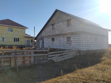 Продам недостроенный дом. мансардной крышой в поселке Жибек Жолы