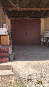 Продаётся дом в хорошем районе.