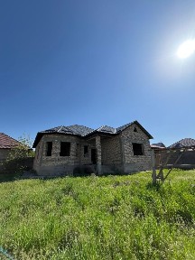 Незавершенный дом в микрорайоне 