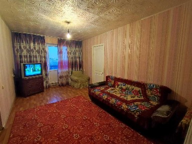 Продается 2х комн. квартира на 4 этаже по ул. Ермекова в центре.