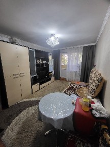 Продаетсч 2 комнатная квартира Толе би/Жарокова. Общежитие