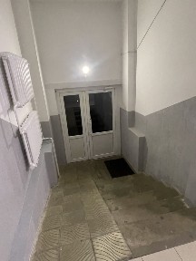 Продам квартиру трех- комнатную