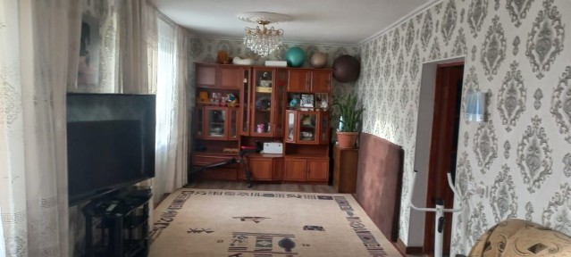 Продам дом в армане по центральной улице