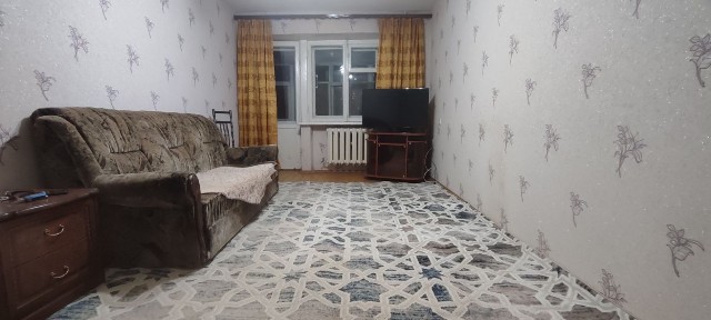 Сдам квартиру на долгий срок. Назарбаева 240