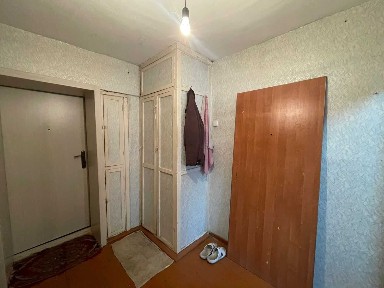 Комната в общежитии коридорного типа район Изюминки 18 кв м