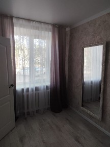 Сдается 2 комнатная квартира в центре на долгий срок