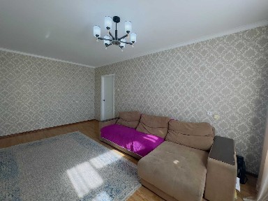 Продам 2х комн квартиру на 8 мкр, 5/9 лифт новый