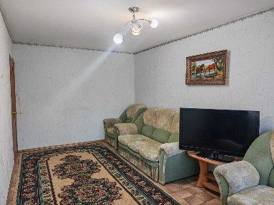 2х-ком на пр. Республики 2этаж, раздельная планировка