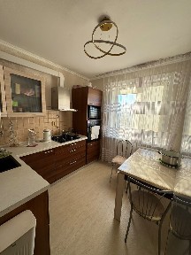 3-х комнатная квартира новой планировки район 8 школы, Гор отдела