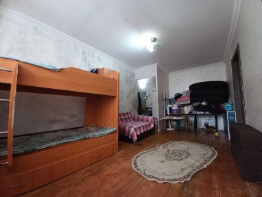 Продам квартиру малогабаритная трехкомнатная