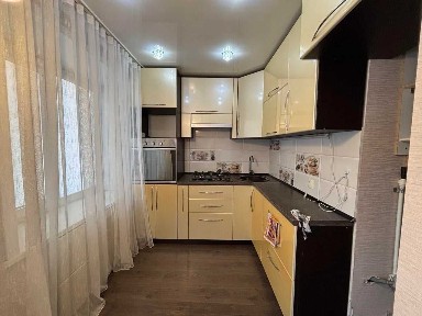 3х комнатная Квартира в центре, рядом с Зеленным базаром, 15 садик