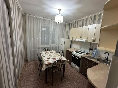 2-х комнатная кв. 59 м/кв., на длительный срок, ул. Степной 2 дом 9