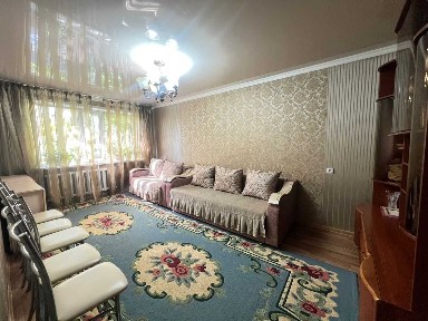 Продам 4-комнатную квартиру 1-квартал 