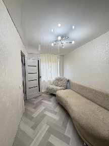 Квартира хорошая не большая и не маленькая желательно на долги срок