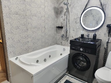 Сдам квартиру класса *VIP* в центре с кондиционером.