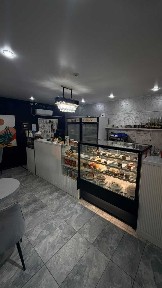 Продам коммерческую недвижимость на 6 мкр есть арендаторы