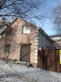Продам коммерческое помещение 220 кв м бокс 70 кв. м