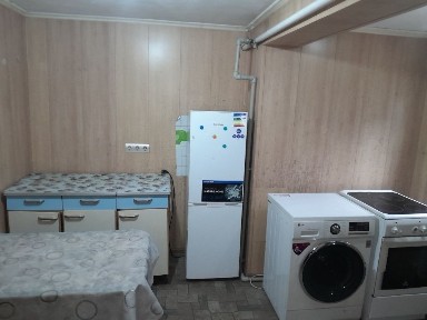 Сдаётся комната на подселение женщине с трудоустройством в магазин.