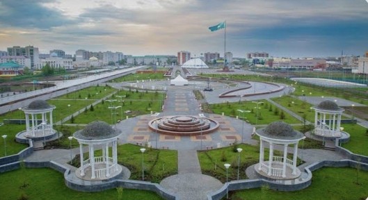 1 бөлмелі пәтер сатылады. 44 мектеп, бассейн, тұңғыш президент алаңы