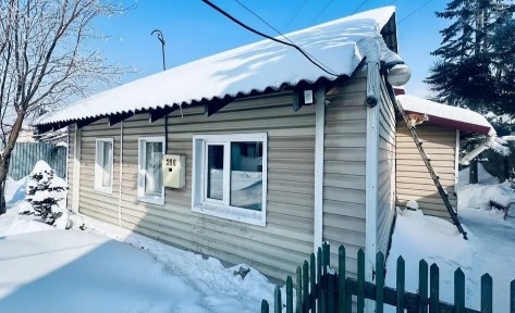 Продам/ меняю на 2-х ком по ул. Бажова частный дом