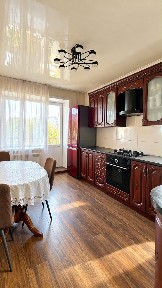 3х комн. квартира Район 1 школы.