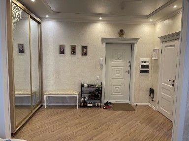 Квартира трехкомнатная
