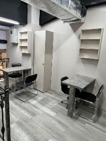 Сдаются маникюрные педикюрные столы в салоне красоты