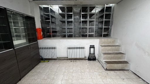 Продам кладовку 20 кв со стеллажами. Готовое хранение
