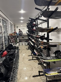 Продам готовый Прокат горнолыжных оборудований (лыжи, сноуборды)