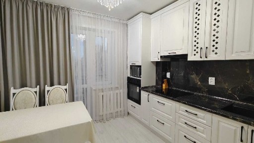 Продам 2- х ком квартиру р-н м. Уют