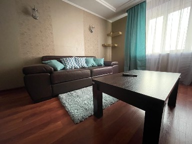 Посуточно сдаётся 2х комнатная квартира на Момышулы