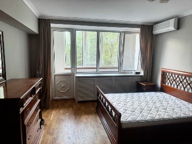 Аренда 4 комнатной квартиры в центре Алматы
