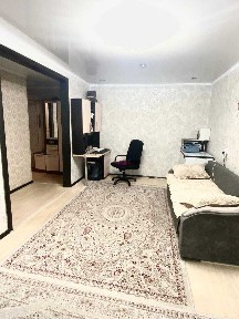 2-комн квартира в 12 мкр на 3 этаже, отличная локация- все рядом