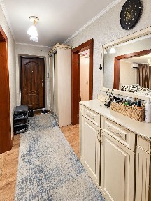 Продается 3 комн. кв. район Бизнес колледж