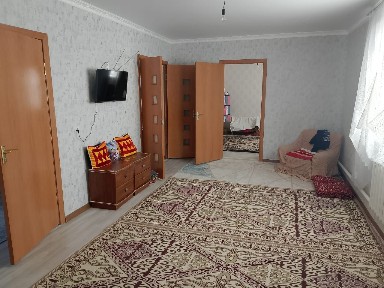 Байтерек 4 районынан мектептің жанынан 5 бөлмелі үй сатылады