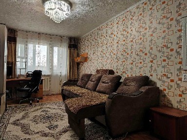 2 комн. квартиру на длительный срок 5-27 4 этаж, только семье или паре