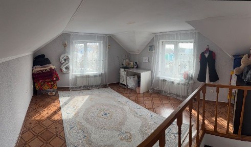 Продам 2-х этажный дом