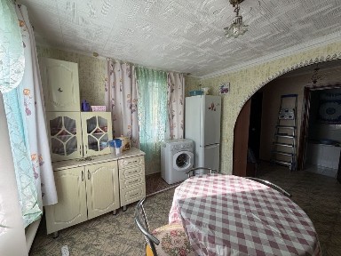 Продам дом в с. Айет, 4 комнаты, все надворные постройки
