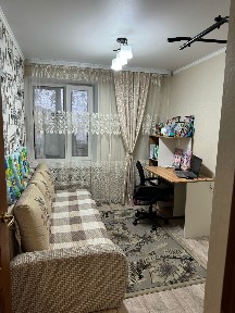 4 комнатная квартира 90 кв. м район маг АРС