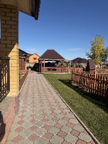 Продам дом в п. Ульбинский