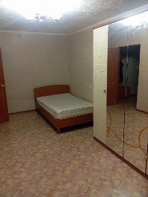 Сдам 1 ком квартиру. В районе Детские товары 120 тыс+ком. услуги