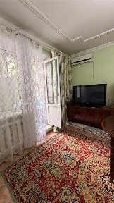Продам 3 комн квартиру на Голубых прудах на 2 этаже