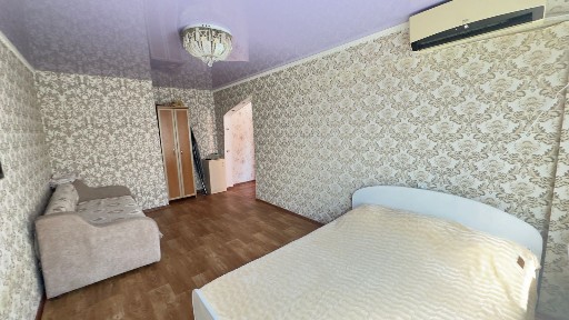 Сдается однокомнатная квартира на долгий срок