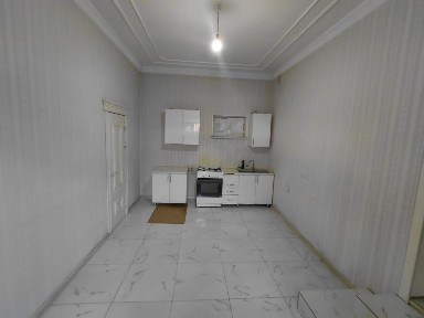 Түркістан қаласы Бекзат Сатарханов ауданы ( Жолдың астынан) жалға үй б