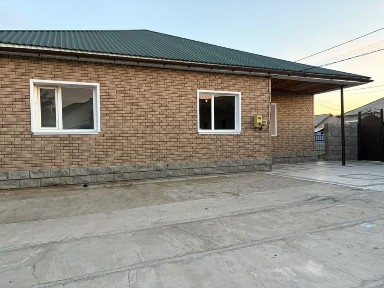 Продам дом на Зеленстрое, имеются все хоз постройки