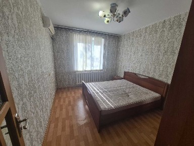 Продам 2-х комнатную квартиру распашной планировки в 7 мкрн