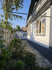 Продам в городе кирпичный, отдельно стоящий дом