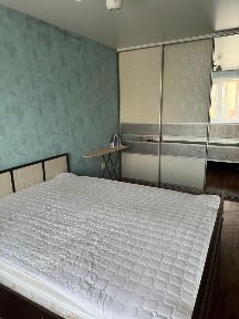 Сдам в центре 3комн квартиру (2 ая школа) квартиру с мебелью 250 000